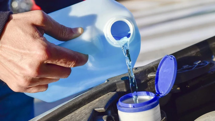 Как сделать зимнюю омывайку для машины своими руками: всего 3 ингредиента Как сделать зимнюю омывайку для машины своими руками: всего 3 ингредиента