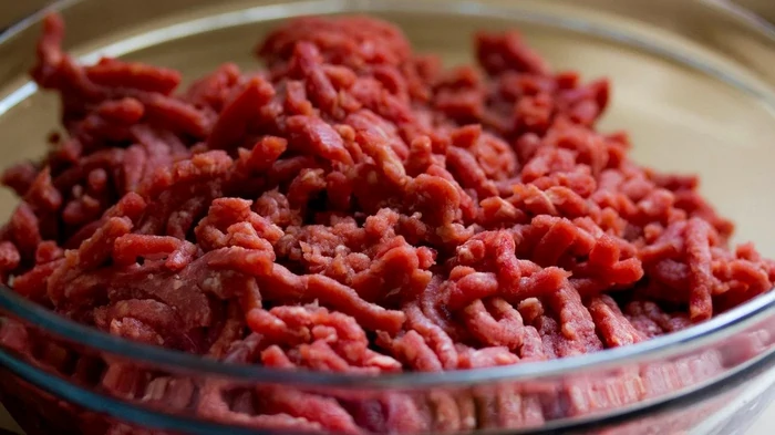 Почему фарш для котлет нельзя перекручивать дважды: секреты мясников для идеальной сочности Почему фарш для котлет нельзя перекручивать дважды: секреты мясников для идеальной сочности