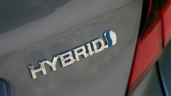 Будут ждать проблемы: эксперты назвали 4 гибридных авто, которых стоит избегать
