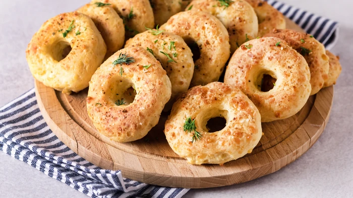Сырные бейглы: рецепт замечательного блюда для завтрака Сырные бейглы: рецепт замечательного блюда для завтрака