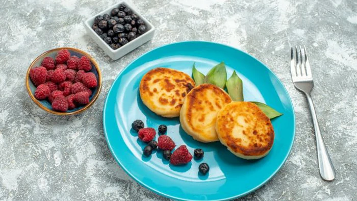 Сырники не получаются идеальными? Три ошибки, которые часто делают все Сырники не получаются идеальными? Три ошибки, которые часто делают все