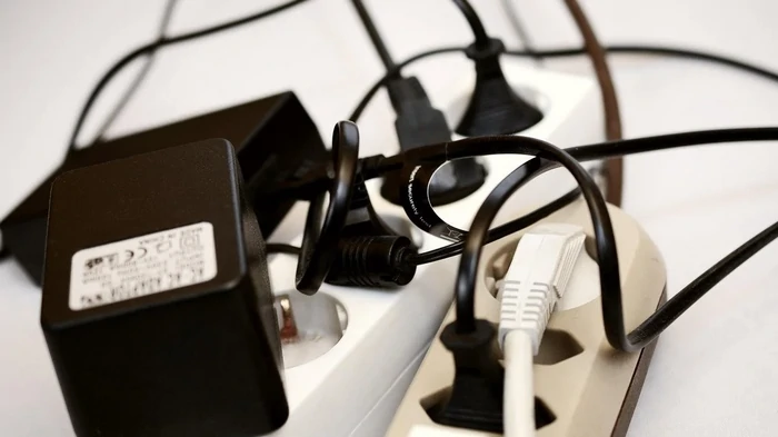 5 электроприборов, которые можно не выключать из розетки: что говорят эксперты