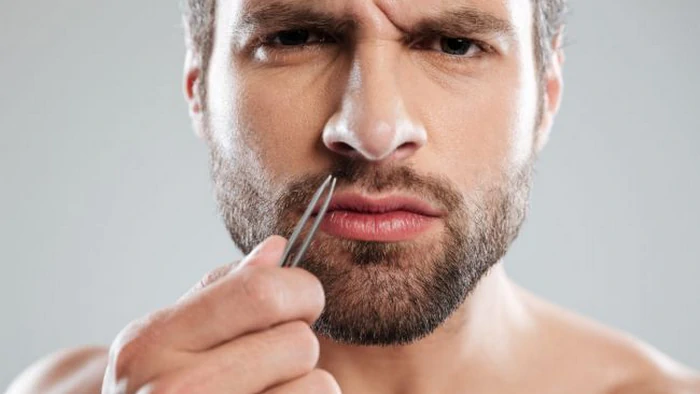 Почему нельзя вырывать волосы из носа: риски, о которых не все знают Почему нельзя вырывать волосы из носа: риски, о которых не все знают