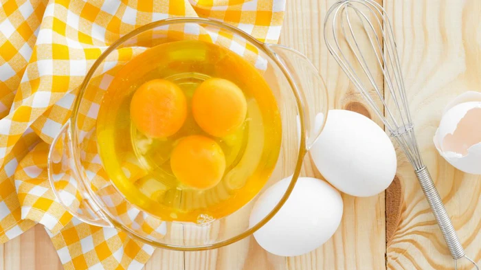 Как быстро отделить белок от желтка: пошаговая инструкция от шеф-поваров Как быстро отделить белок от желтка: пошаговая инструкция от шеф-поваров