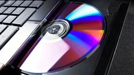 Не выбрасывайте старые компакт-диски: полезный способ их применения