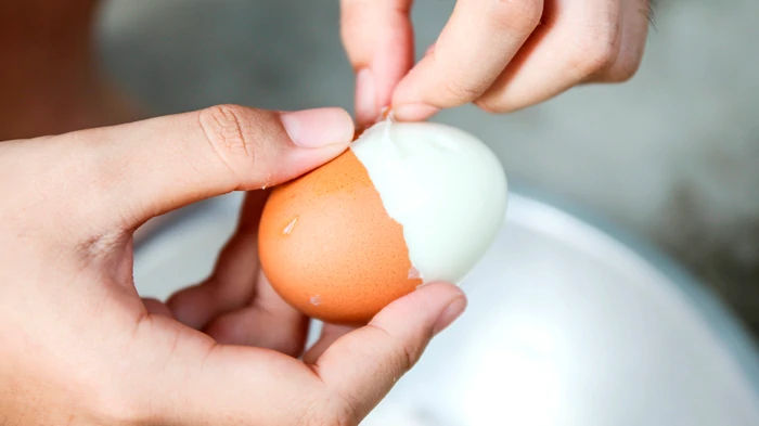 Как варить яйца, чтобы они легко чистились: названы 3 неожиданных лайфхака