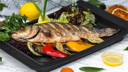 Замаринуйте речную рыбу вот так — и она получится втрое вкуснее лосося и скумбрии