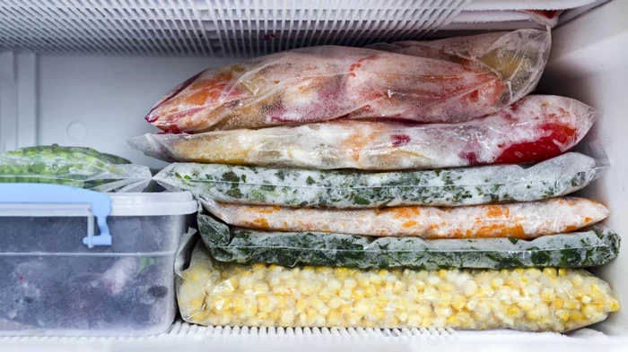 15 продуктов, которые не рекомендуется хранить в морозилке