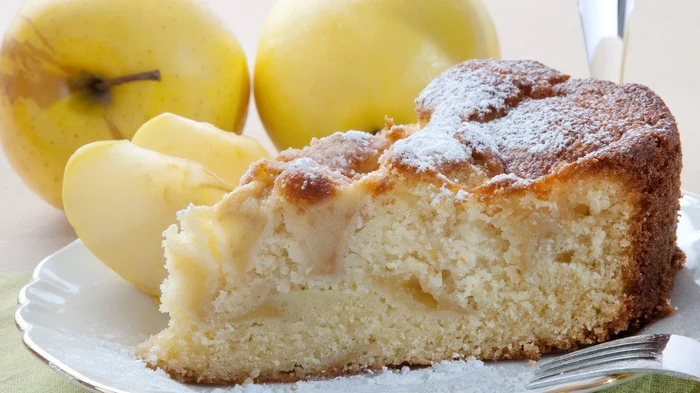 Рецепт заливного пирога с яблоками и корицей